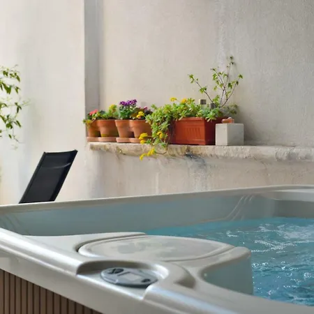 招待所 Old Town Jacuzzi 4*
