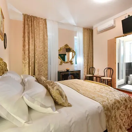 Old Town Jacuzzi 4*