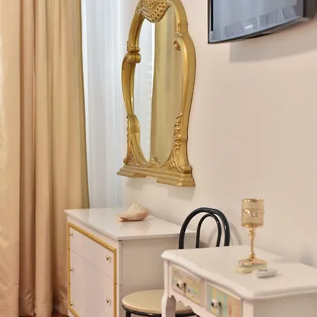 Old Town Jacuzzi Guest house 4*